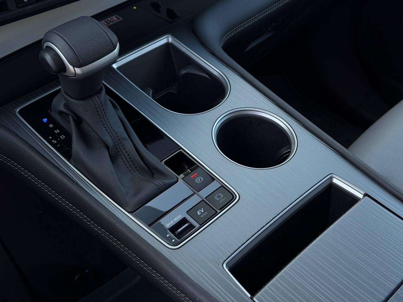 Toyota Sienna XLE 7-Passenger 2025