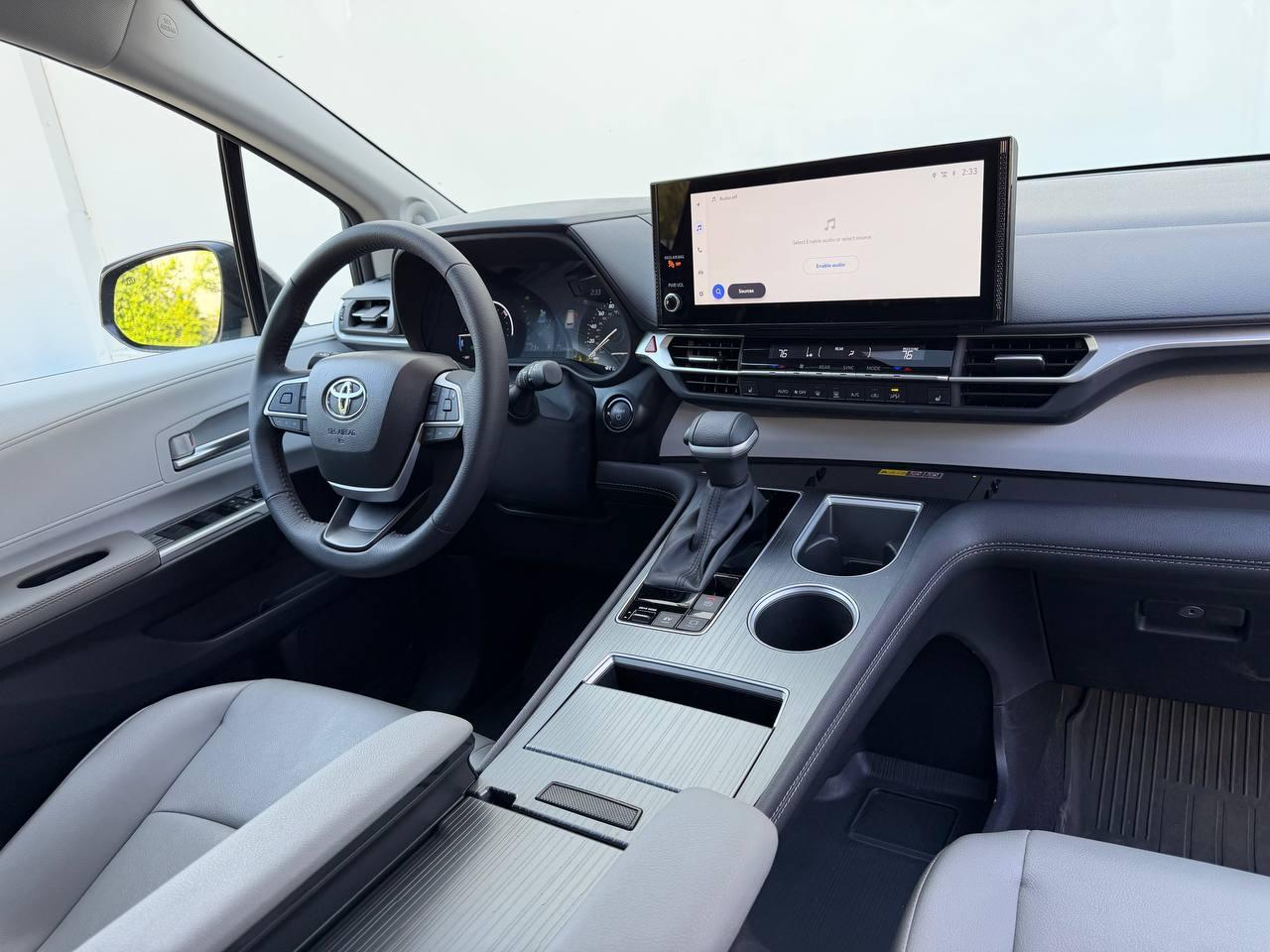 Toyota Sienna XLE 7-Passenger 2025