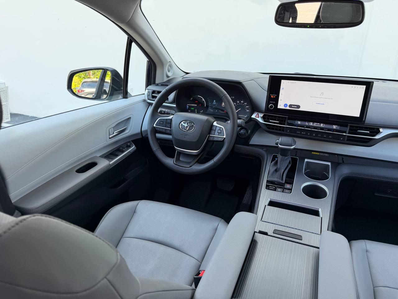 Toyota Sienna XLE 7-Passenger 2025