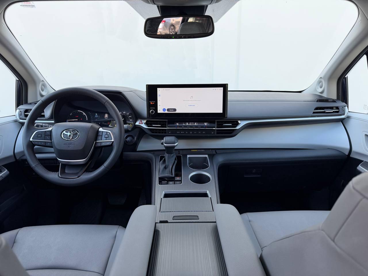 Toyota Sienna XLE 7-Passenger 2025