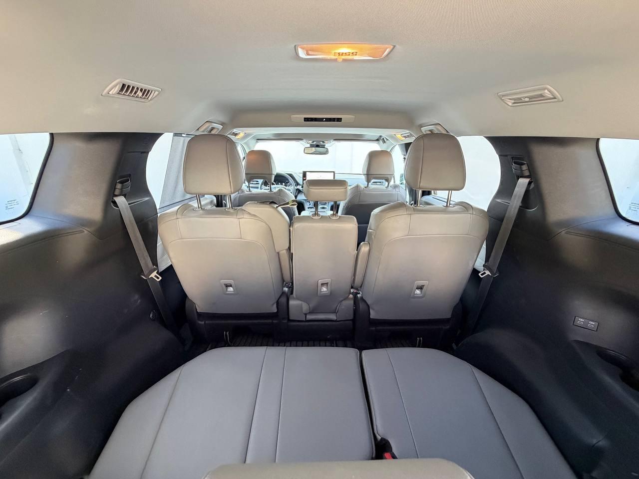 Toyota Sienna XLE 7-Passenger 2025