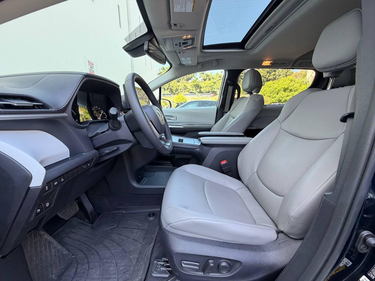 Toyota Sienna XLE 7-Passenger 2025