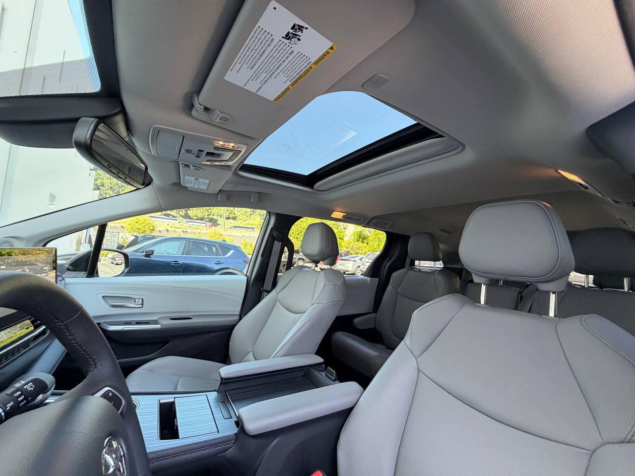 Toyota Sienna XLE 7-Passenger 2025