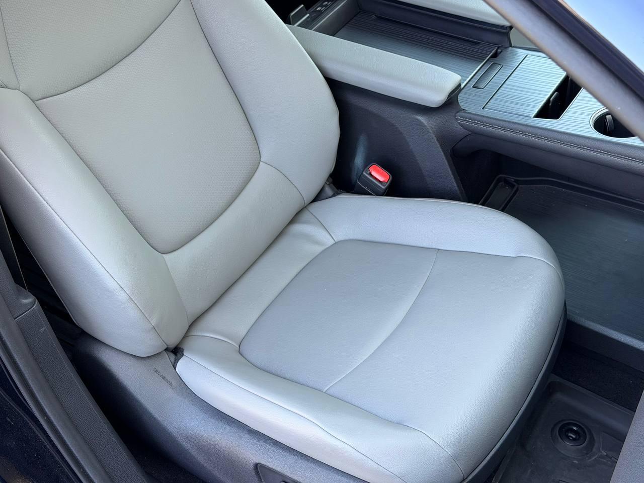 Toyota Sienna XLE 7-Passenger 2025