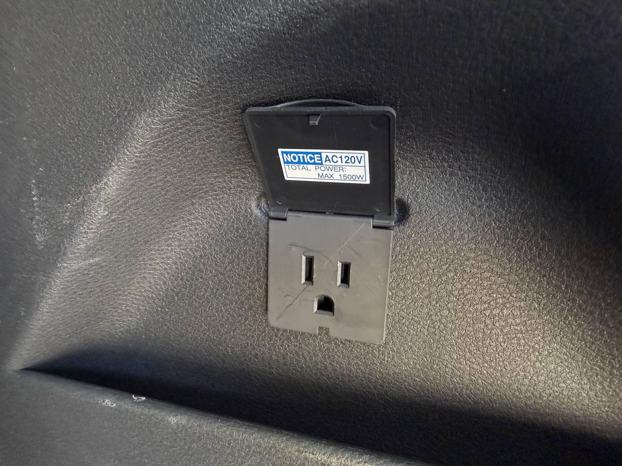 Toyota Sienna XLE 7-Passenger 2025