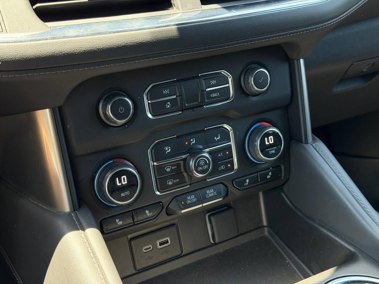 Chevrolet Suburban LT 4WD 2023