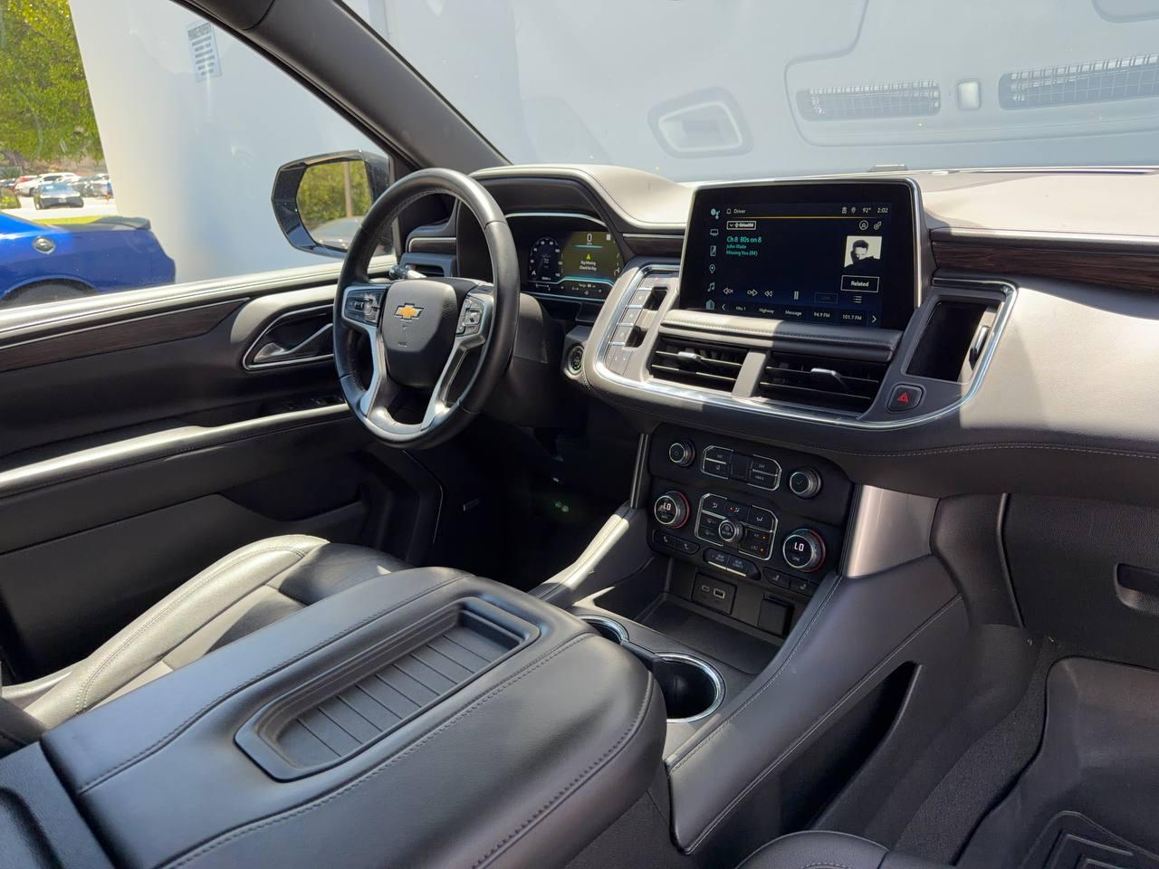 Chevrolet Suburban LT 4WD 2023