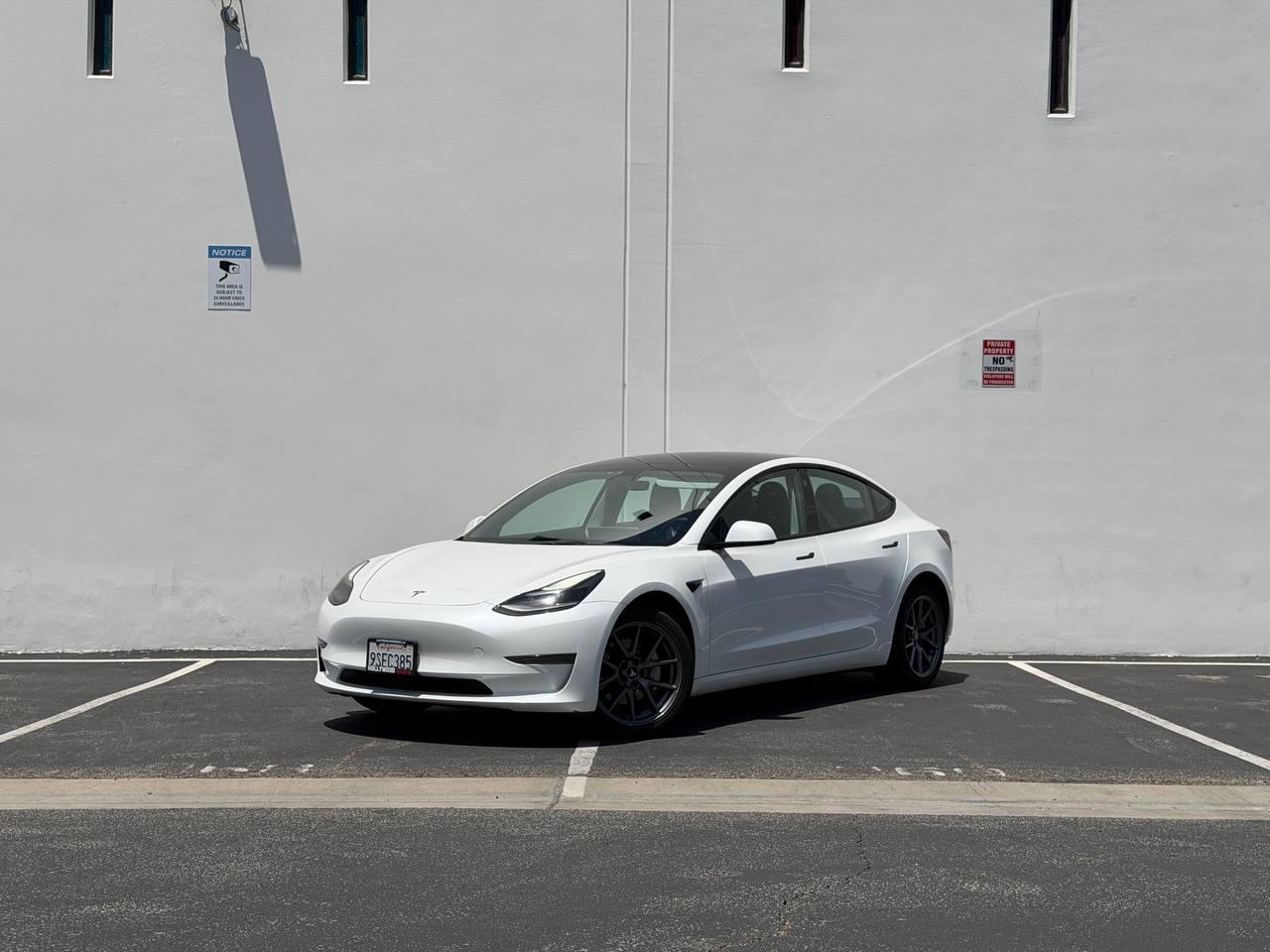 Tesla Model 3  2023