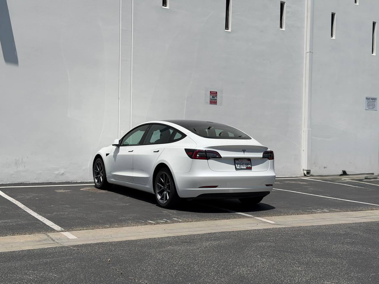 Tesla Model 3  2023