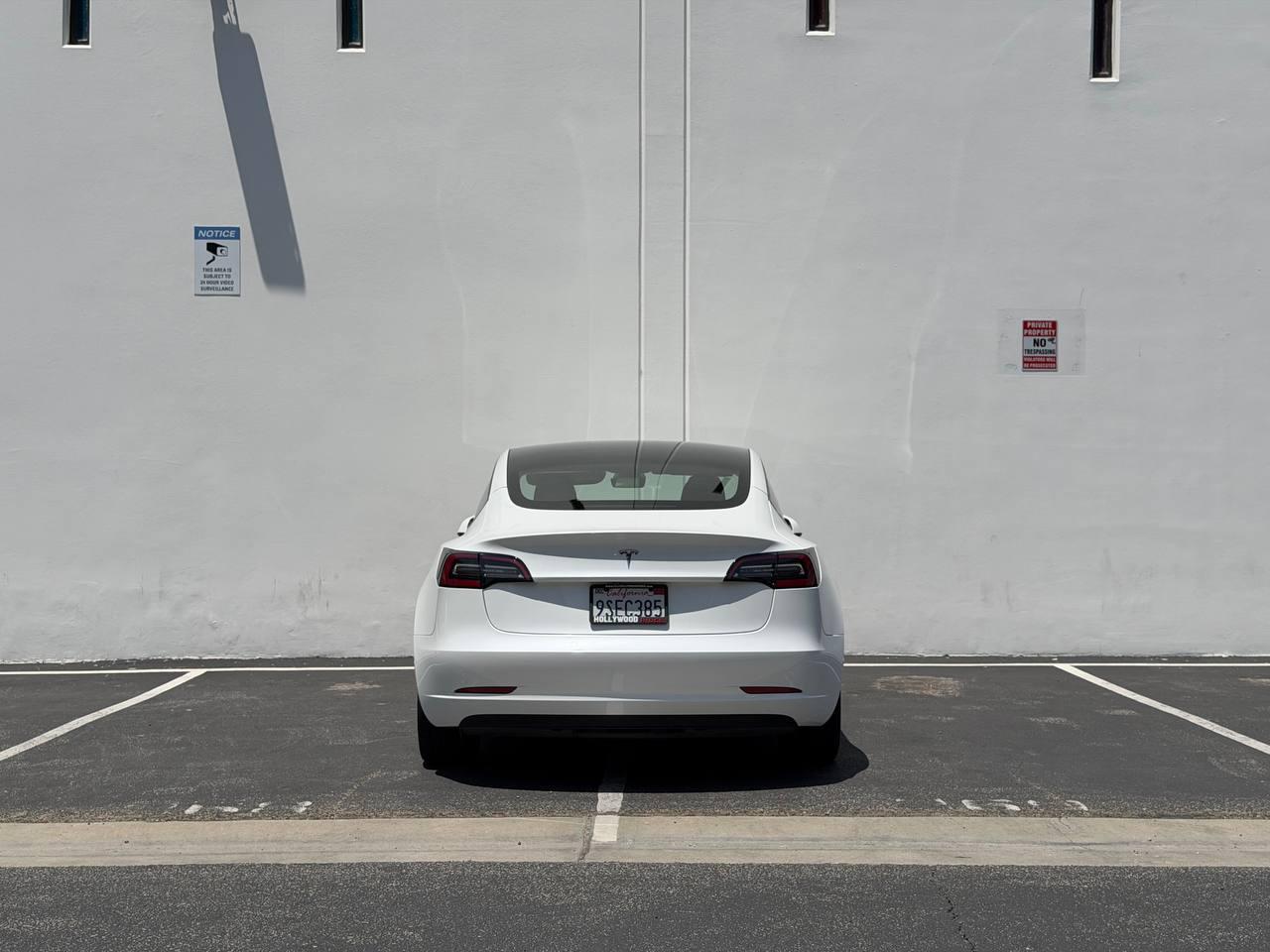 Tesla Model 3  2023