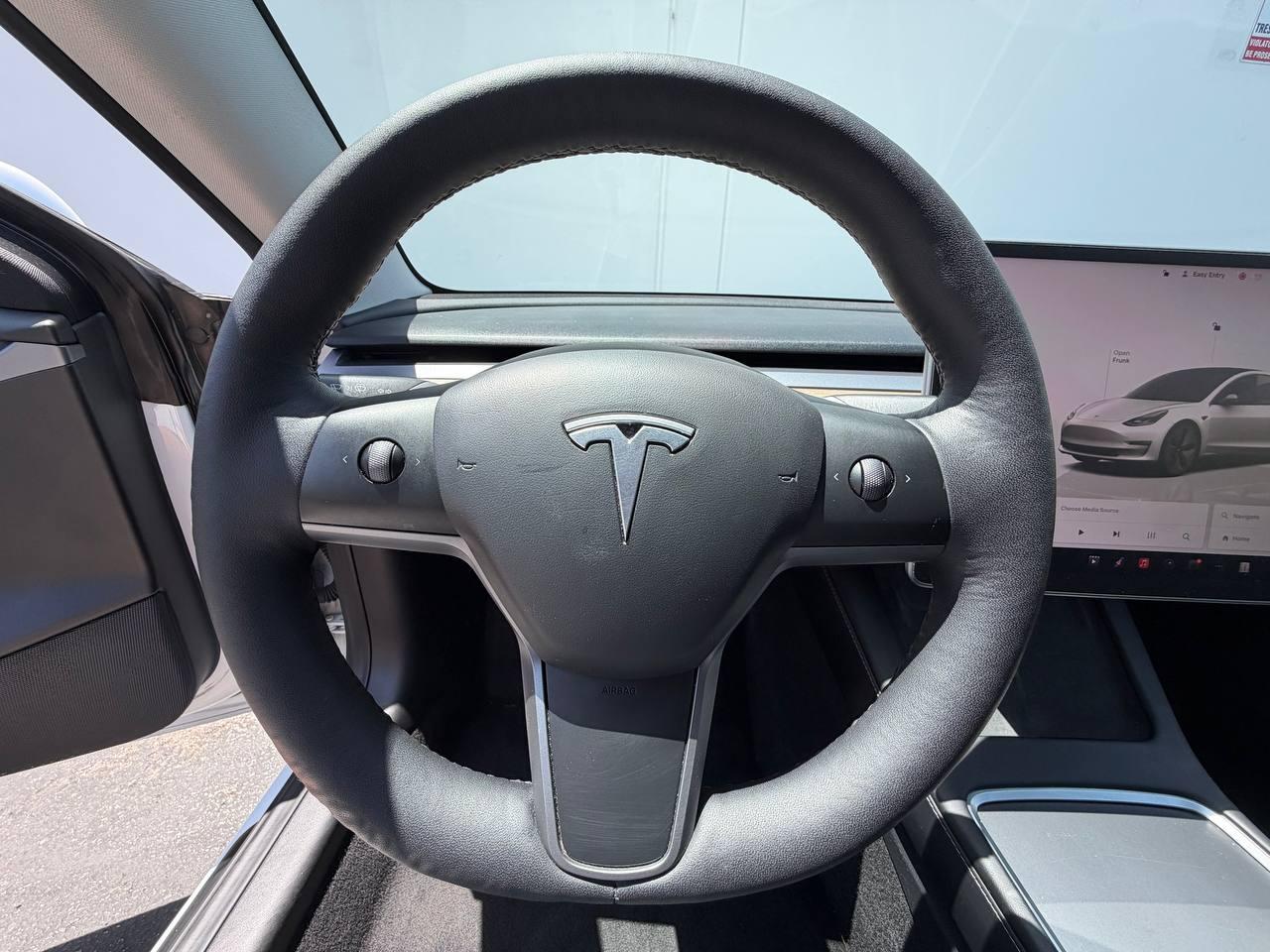 Tesla Model 3  2023