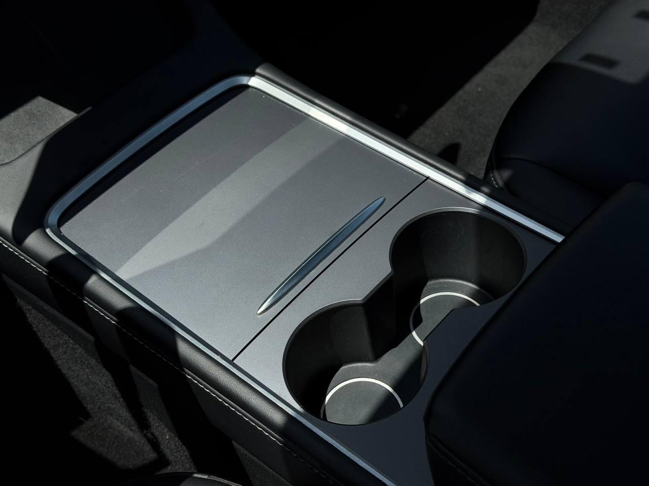 Tesla Model 3  2023