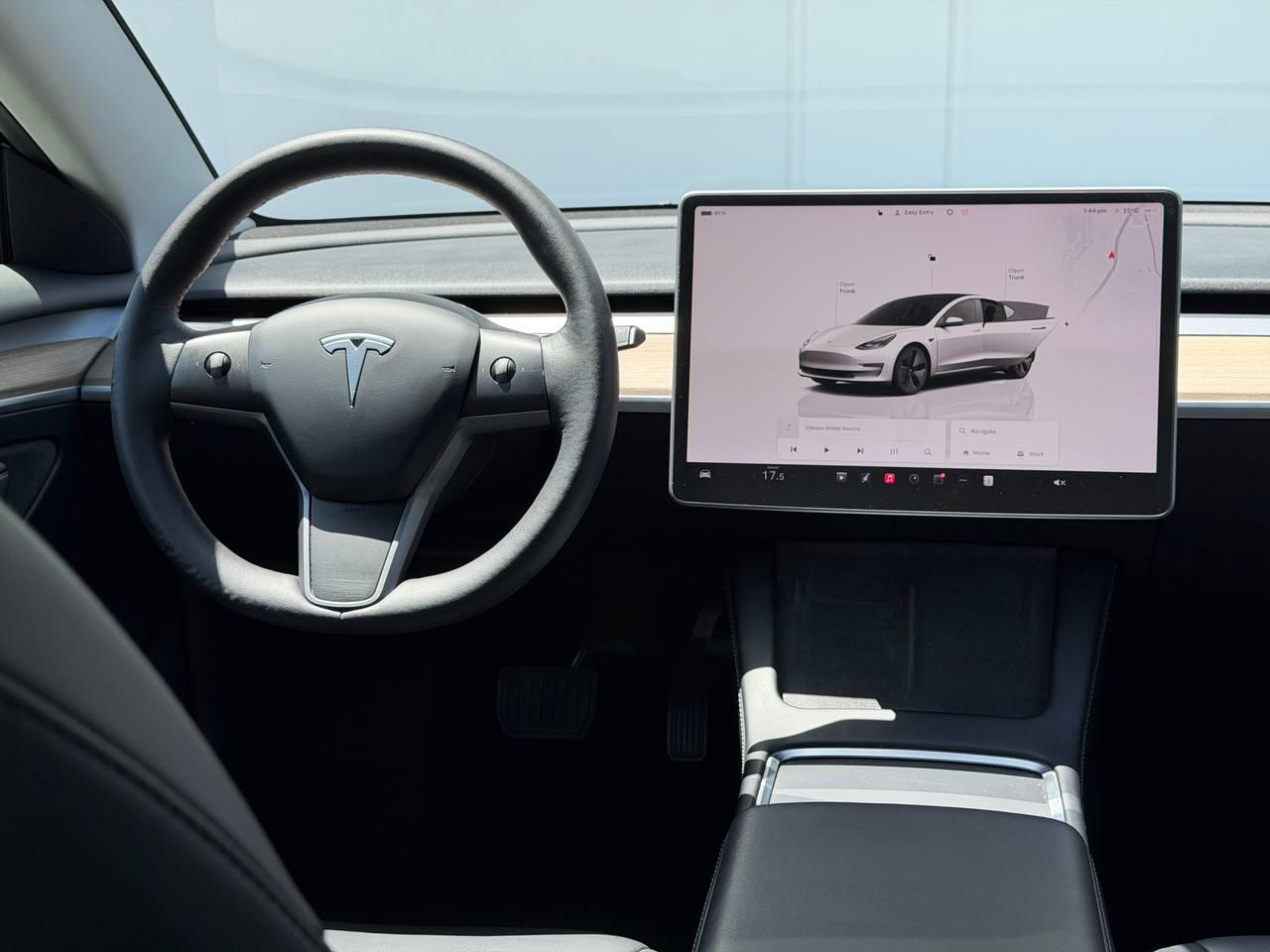 Tesla Model 3  2023