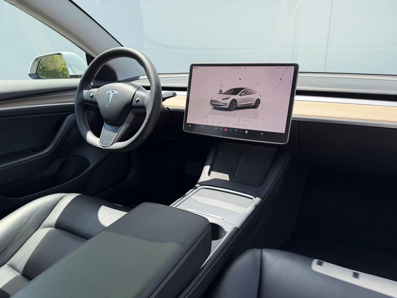 Tesla Model 3  2023