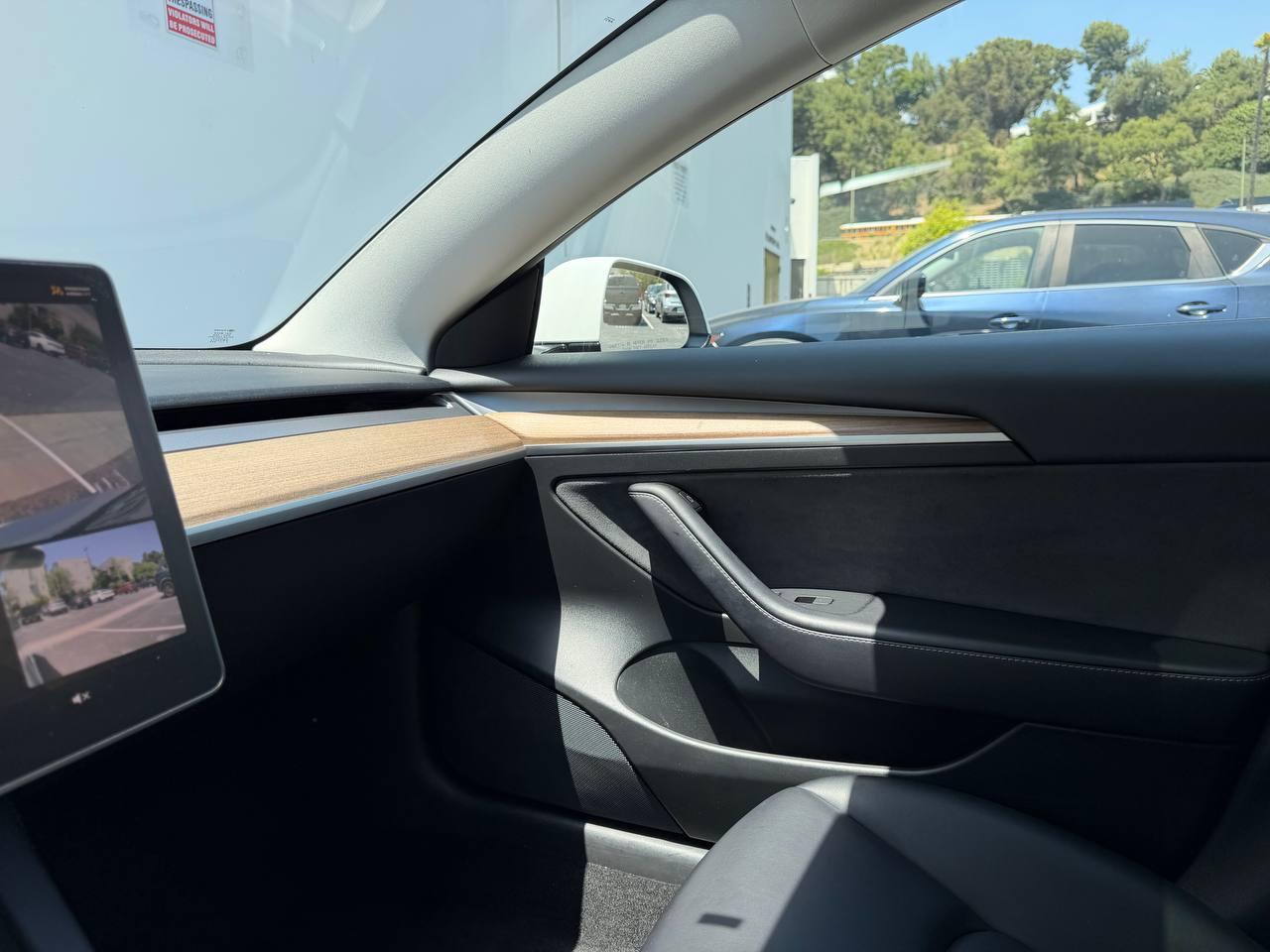 Tesla Model 3  2023
