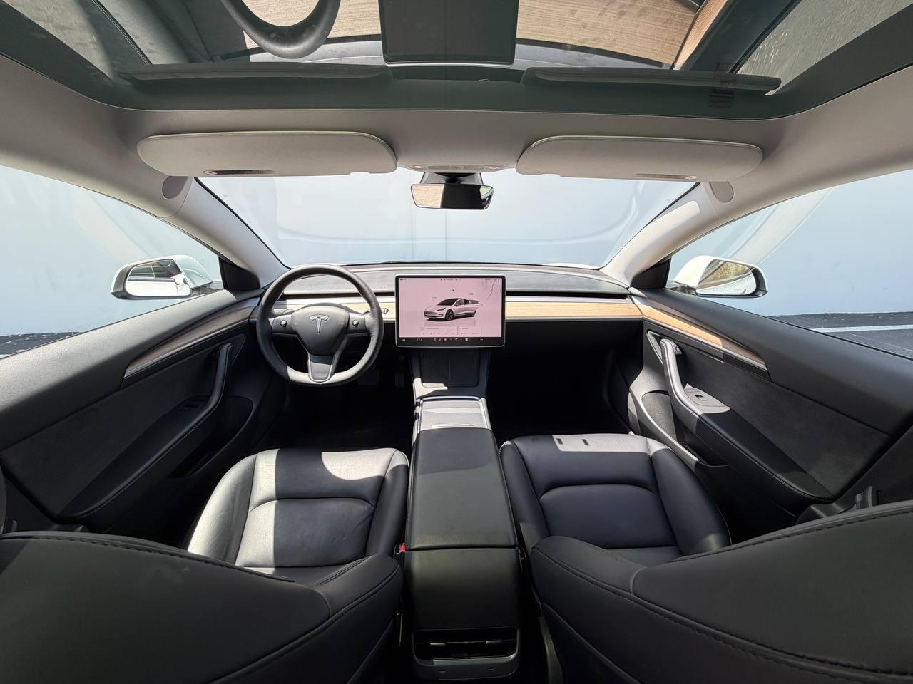 Tesla Model 3  2023