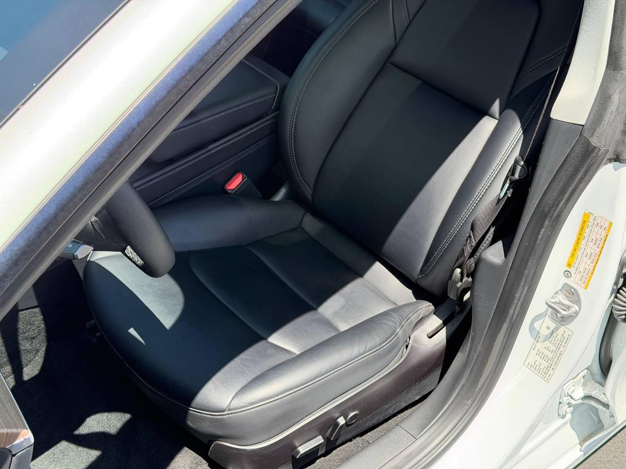 Tesla Model 3  2023