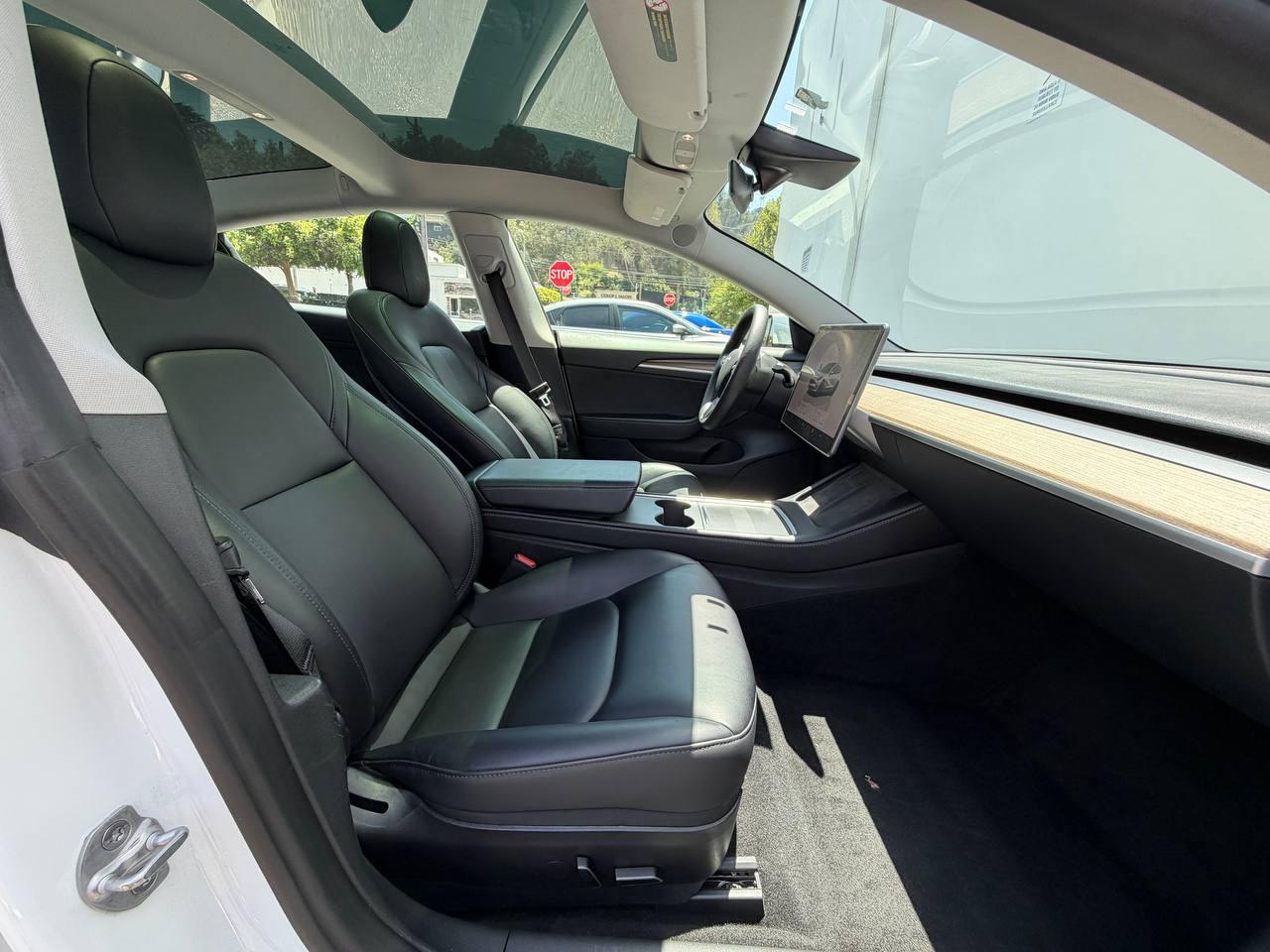 Tesla Model 3  2023