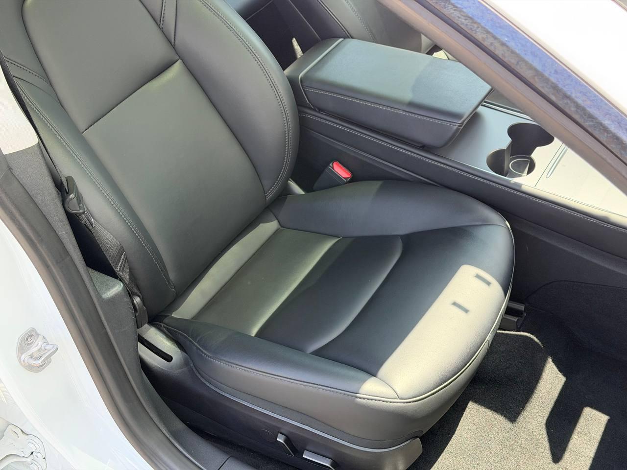 Tesla Model 3  2023