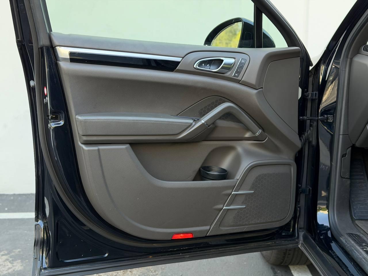 Porsche Cayenne  2016