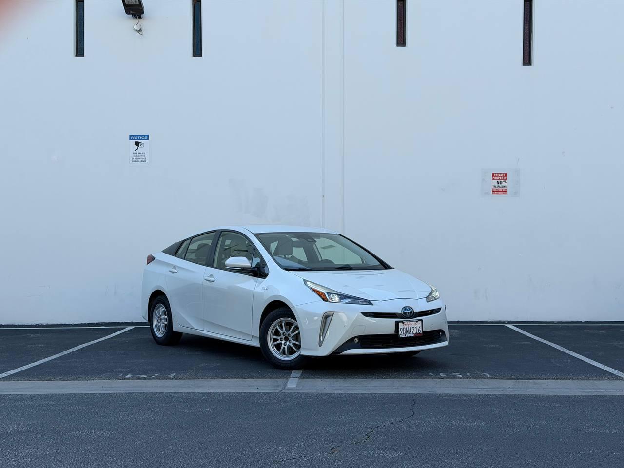 Toyota Prius XLE AWD-e 2019