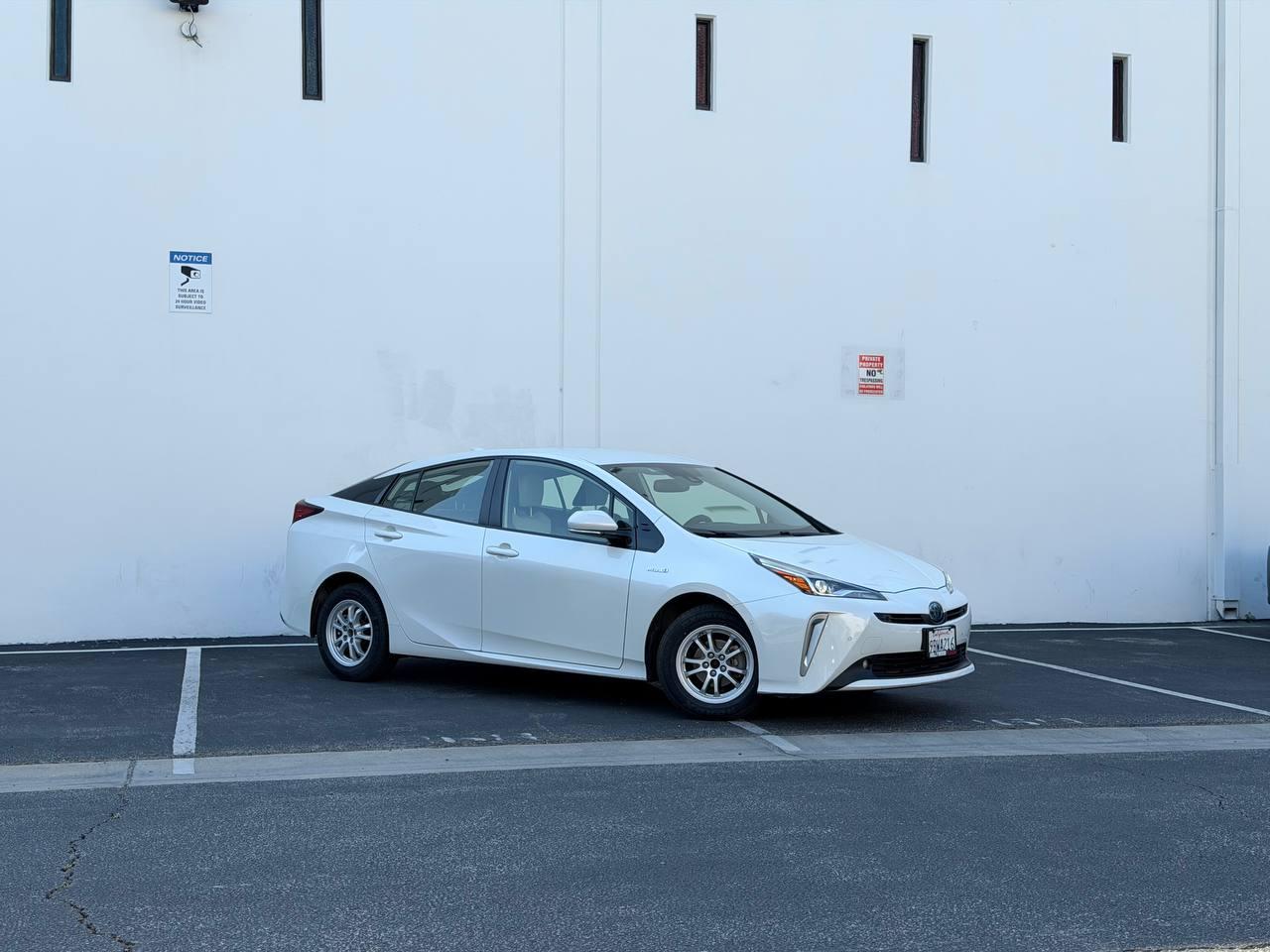 Toyota Prius XLE AWD-e 2019