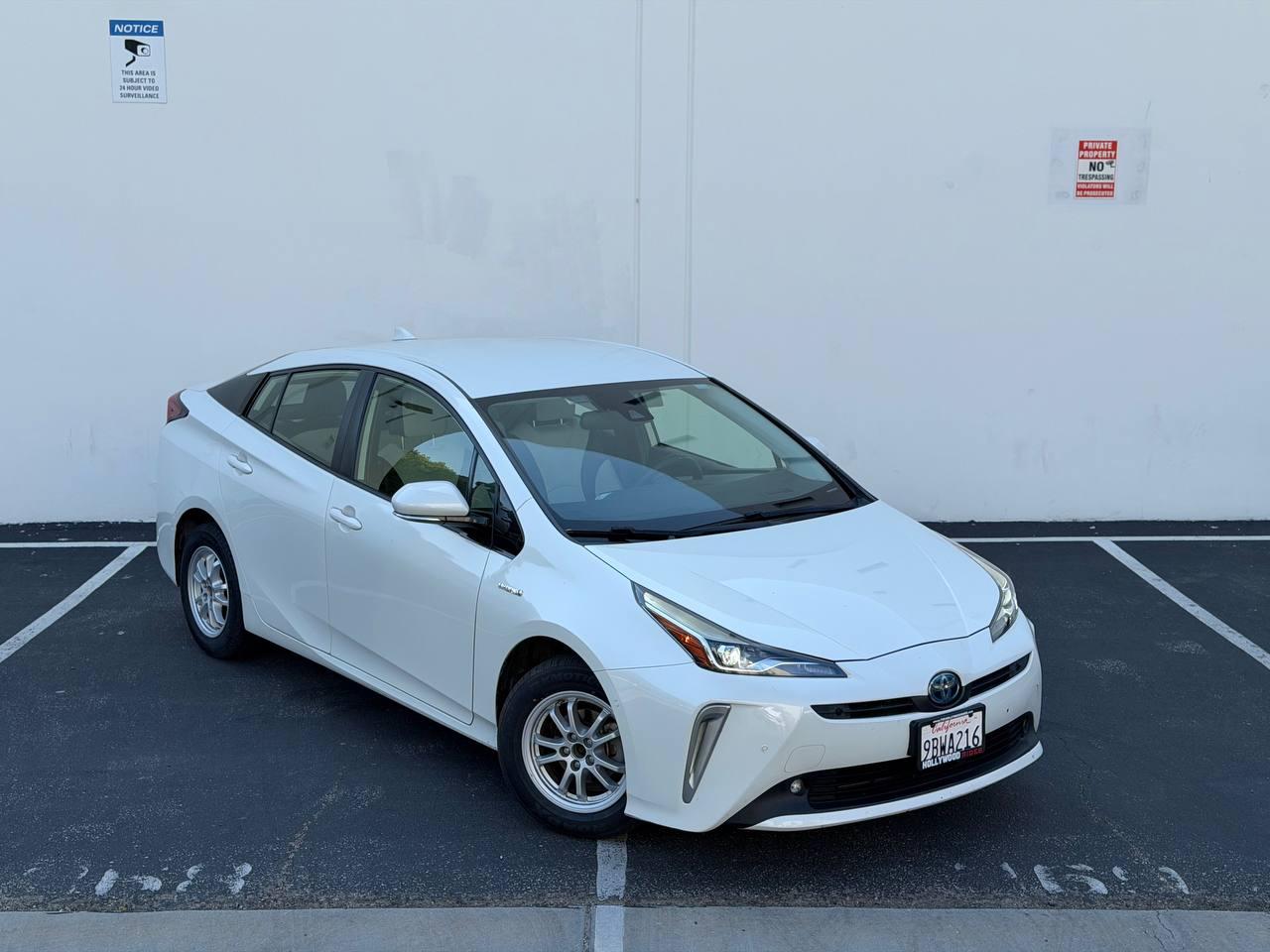 Toyota Prius XLE AWD-e 2019