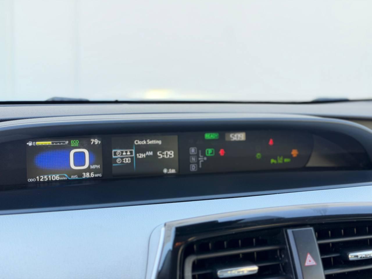 Toyota Prius XLE AWD-e 2019