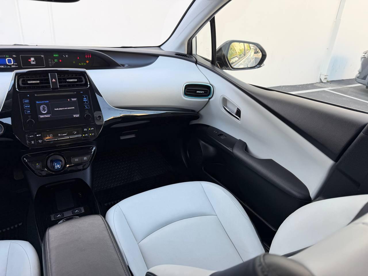 Toyota Prius XLE AWD-e 2019