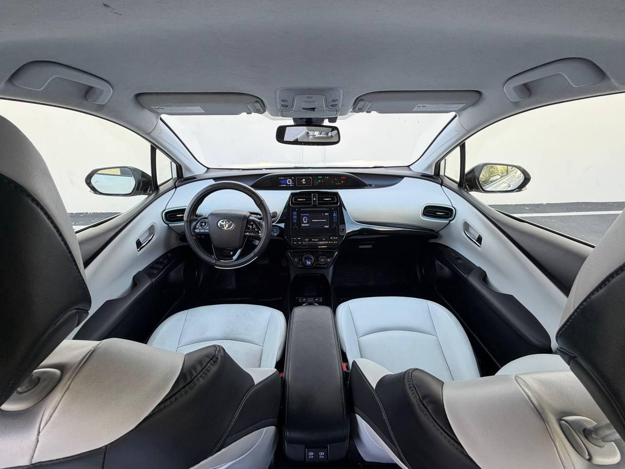Toyota Prius XLE AWD-e 2019