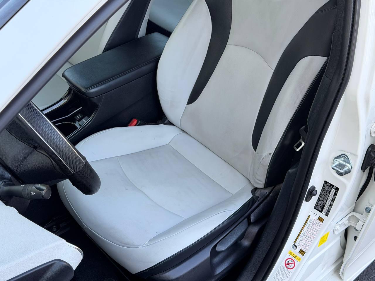 Toyota Prius XLE AWD-e 2019