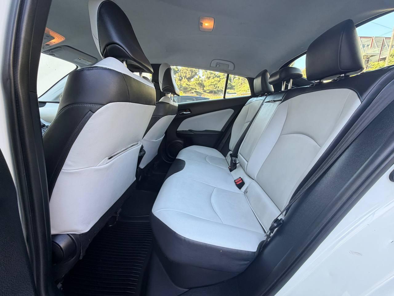 Toyota Prius XLE AWD-e 2019