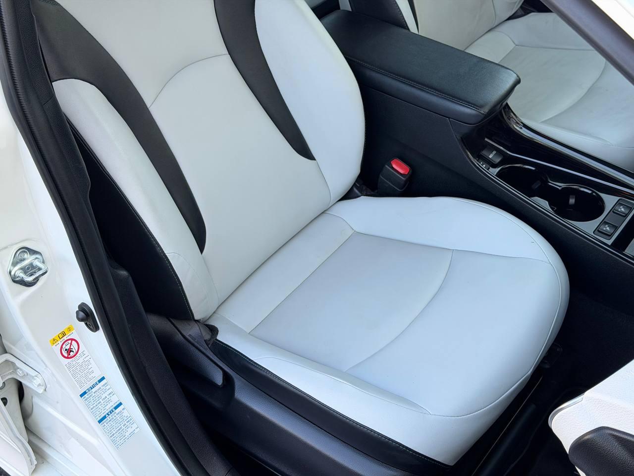 Toyota Prius XLE AWD-e 2019
