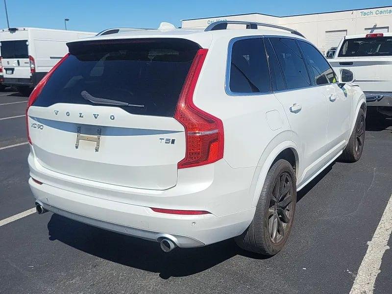 Volvo XC90 T5 Momentum 2018