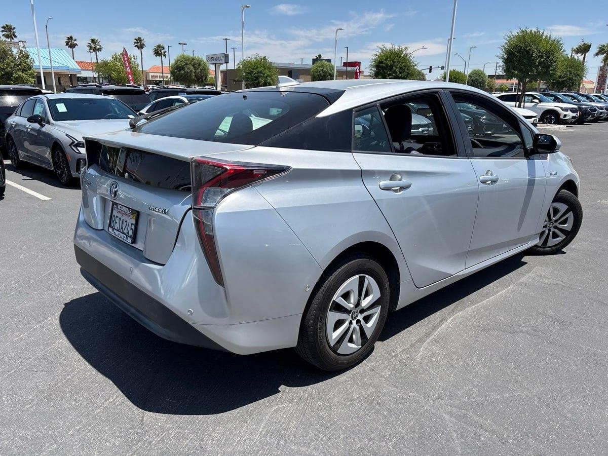Toyota Prius Two 2018