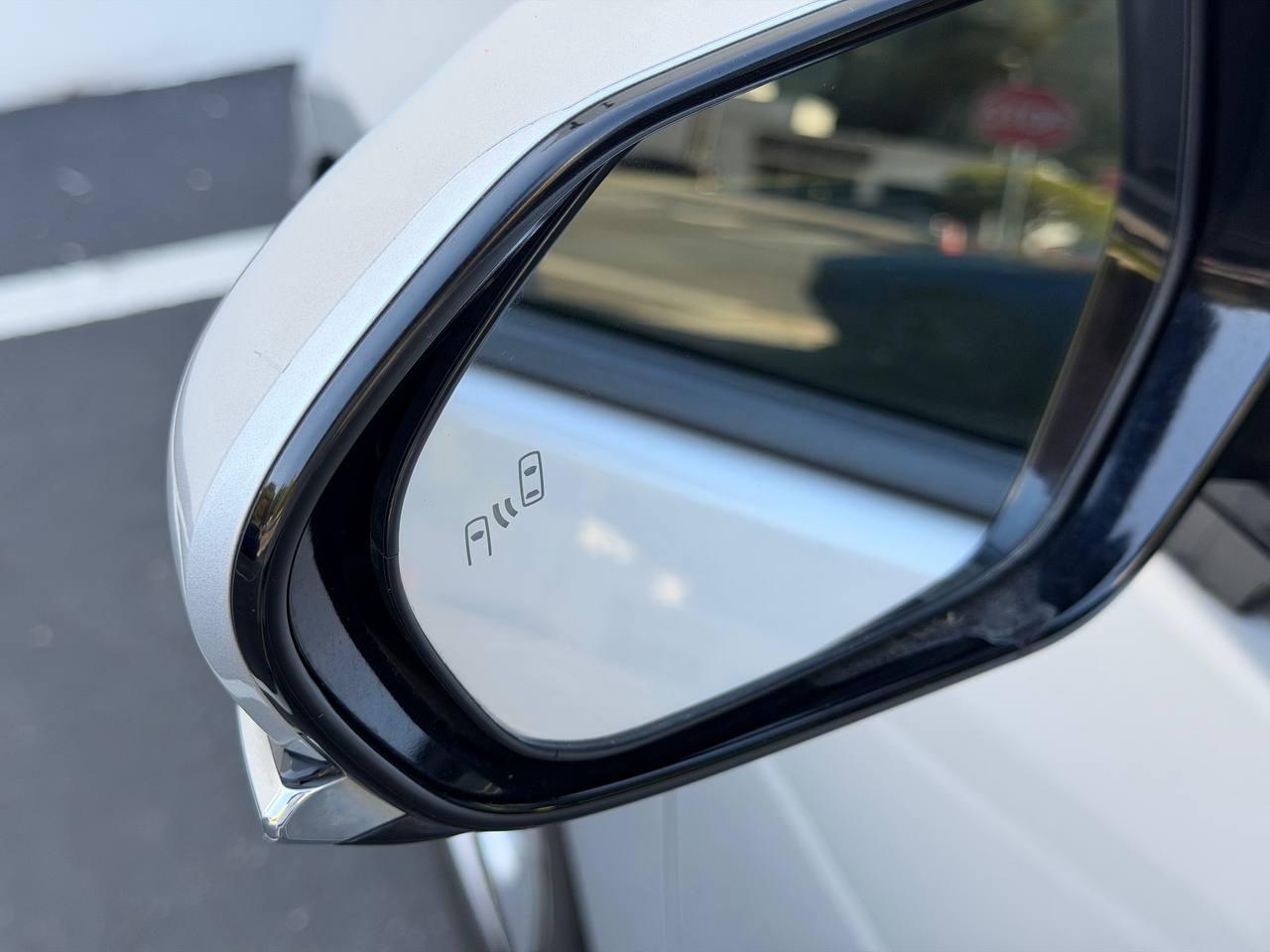Toyota Prius Two 2018