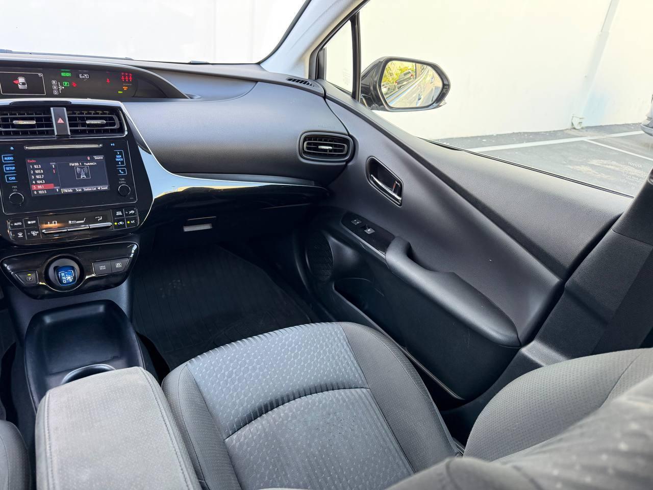 Toyota Prius Two 2018