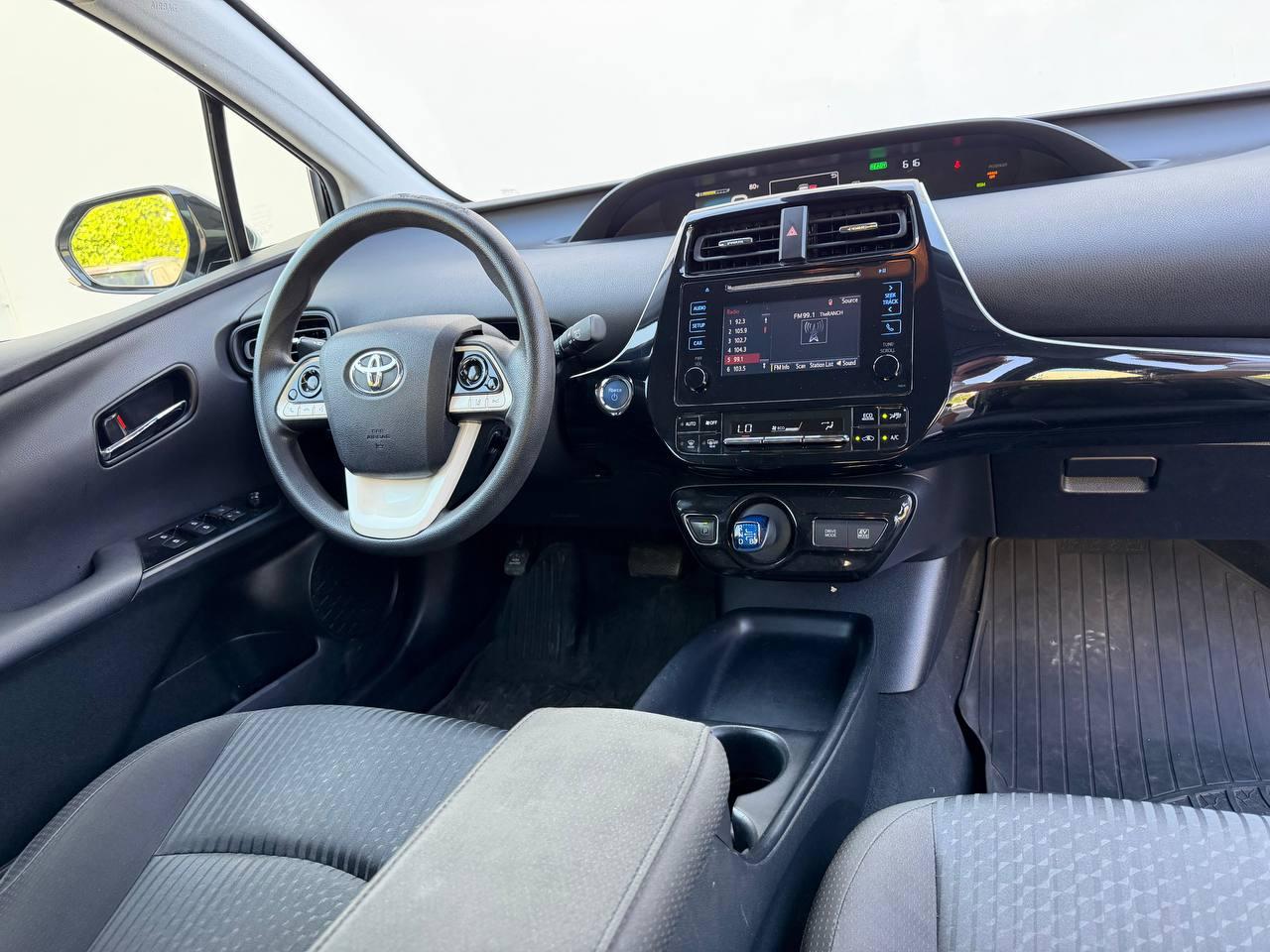 Toyota Prius Two 2018