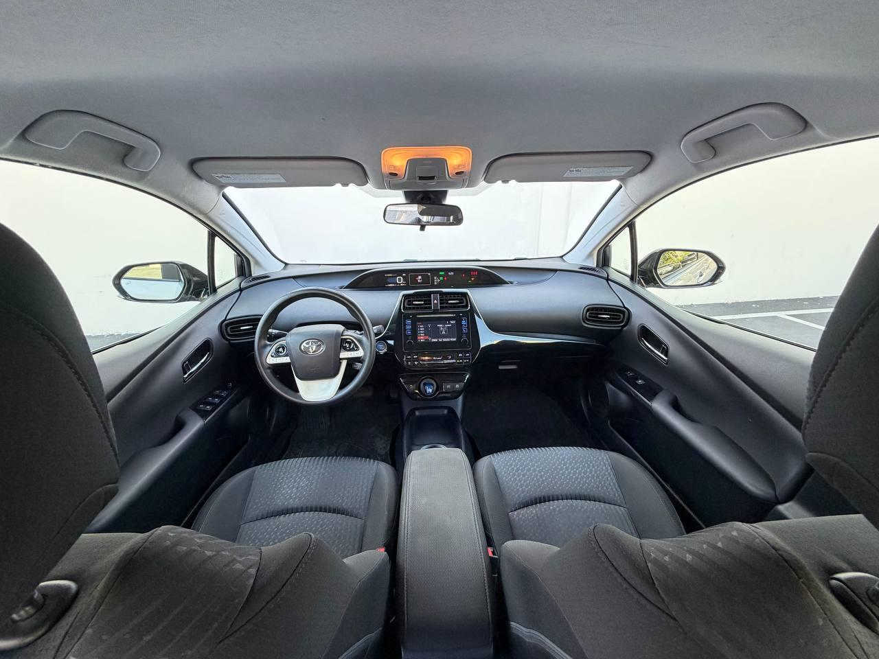 Toyota Prius Two 2018