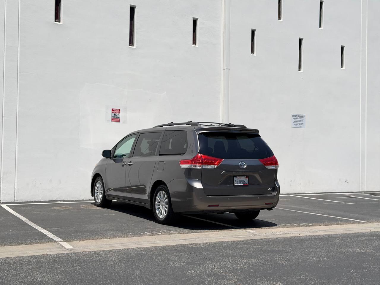 Toyota Sienna XLE 8-Passenger 2011