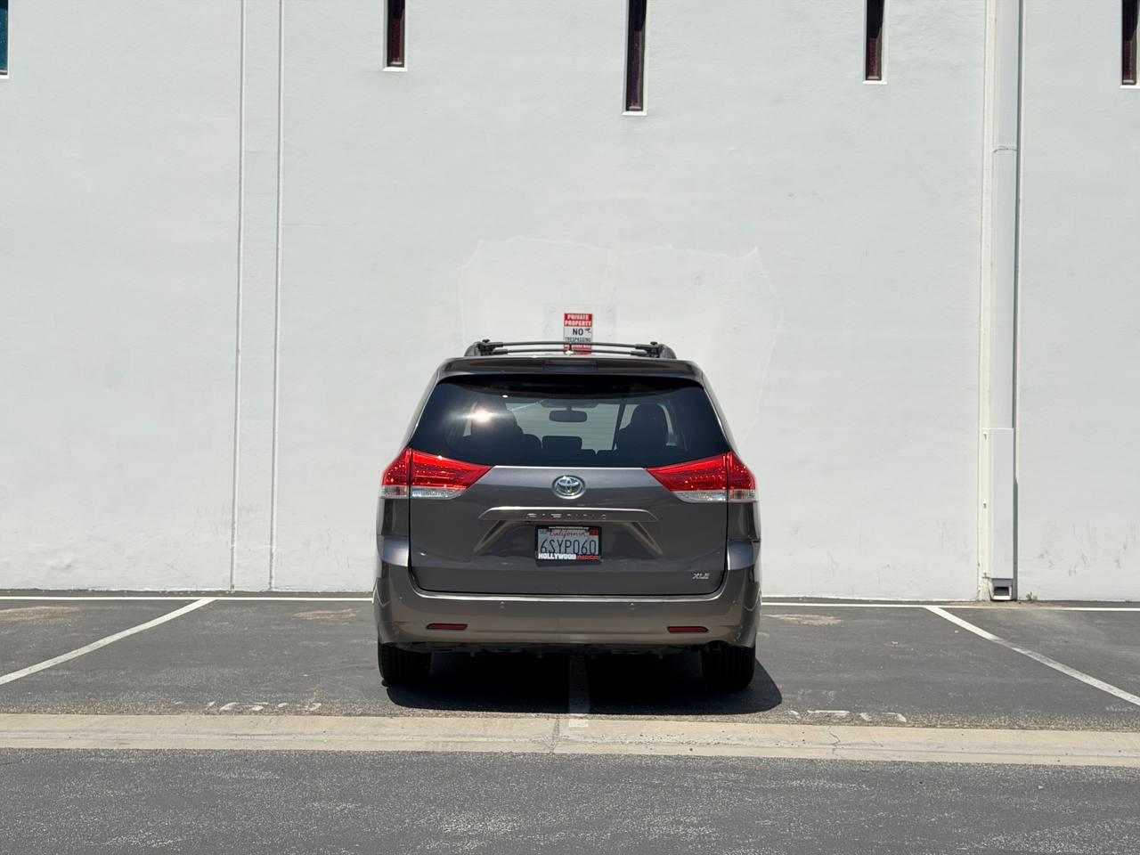 Toyota Sienna XLE 8-Passenger 2011