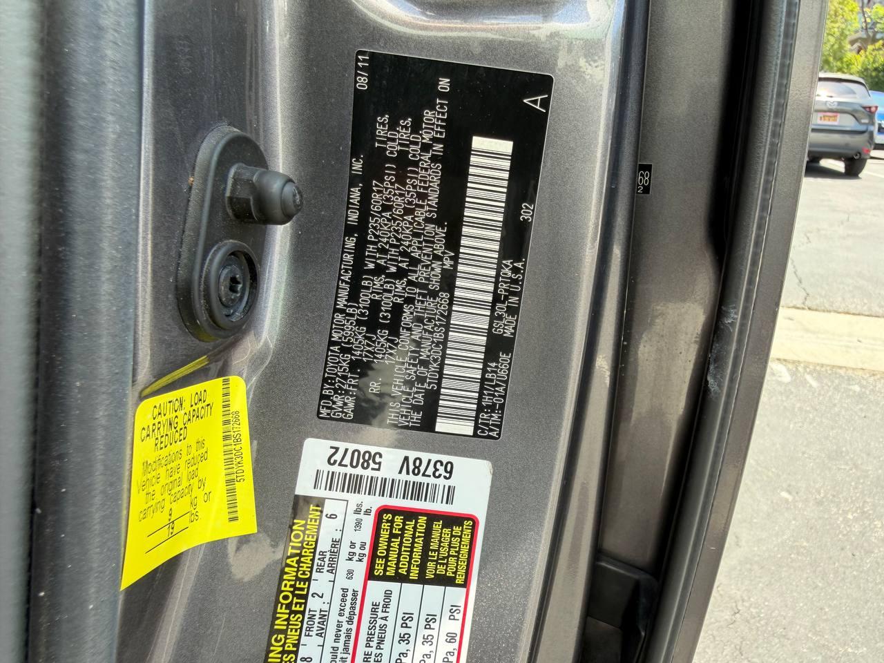 Toyota Sienna XLE 8-Passenger 2011