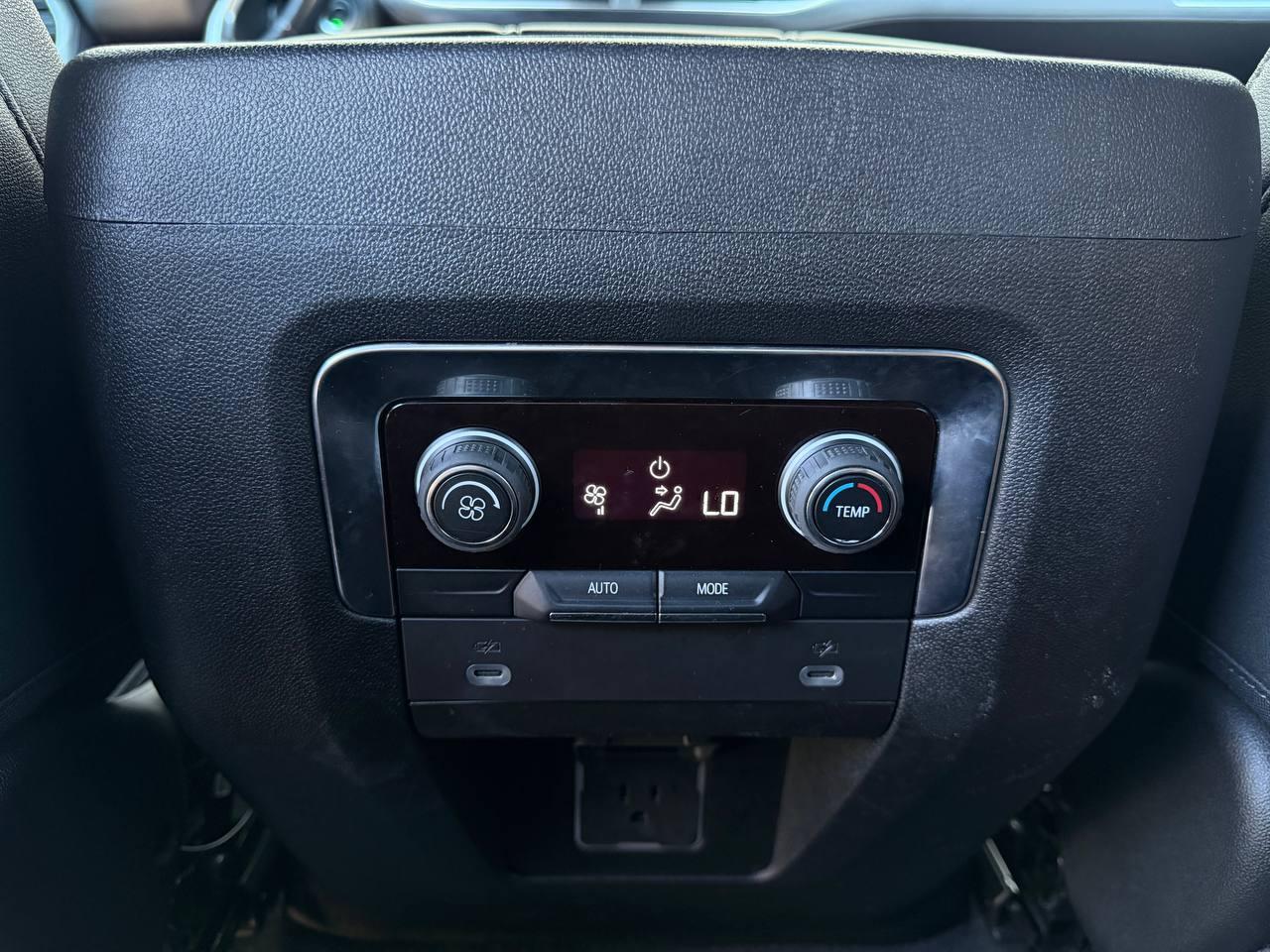 Chevrolet Suburban LT 2WD 2023