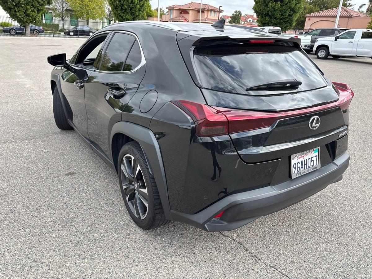 Lexus UX 250h  2023