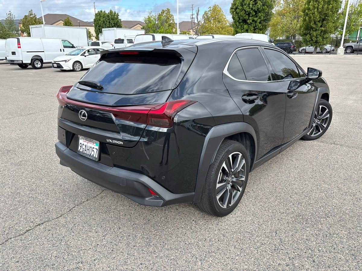 Lexus UX 250h  2023