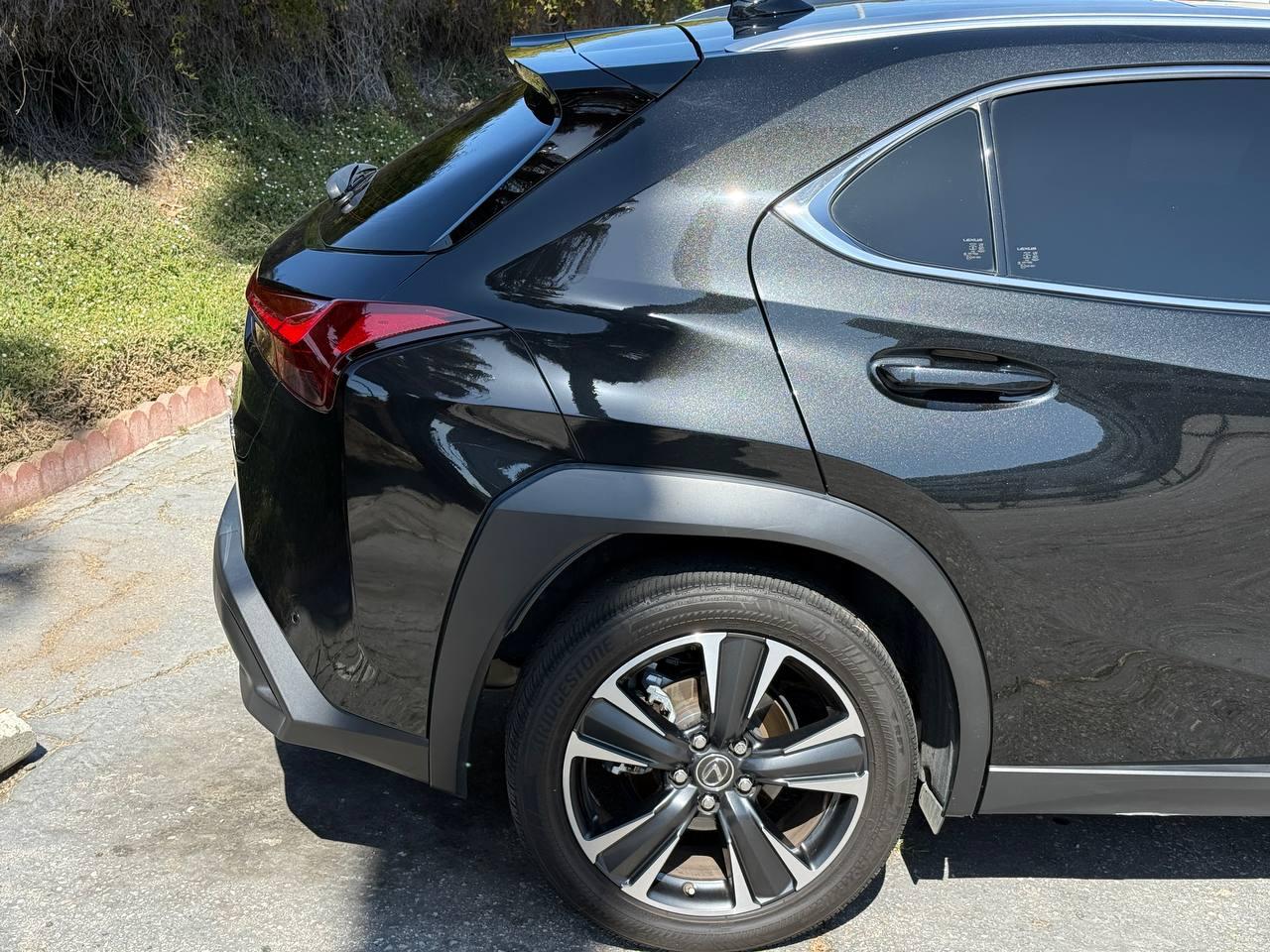 Lexus UX 250h  2023