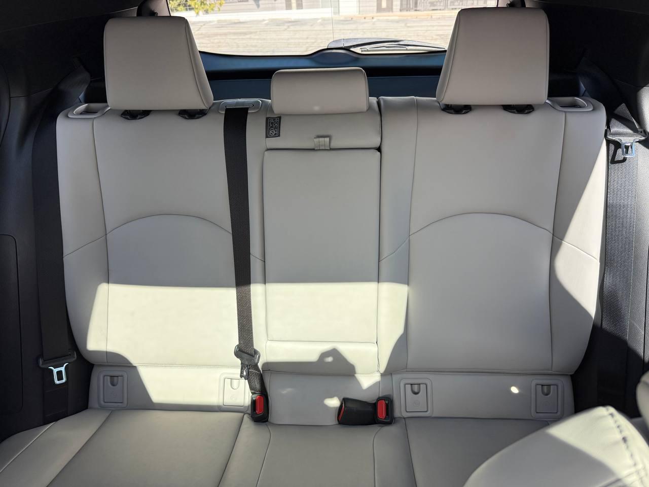 Lexus UX 250h  2023