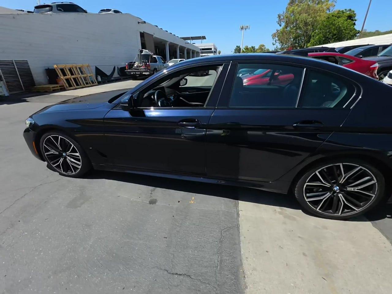 BMW 5-Series  2022