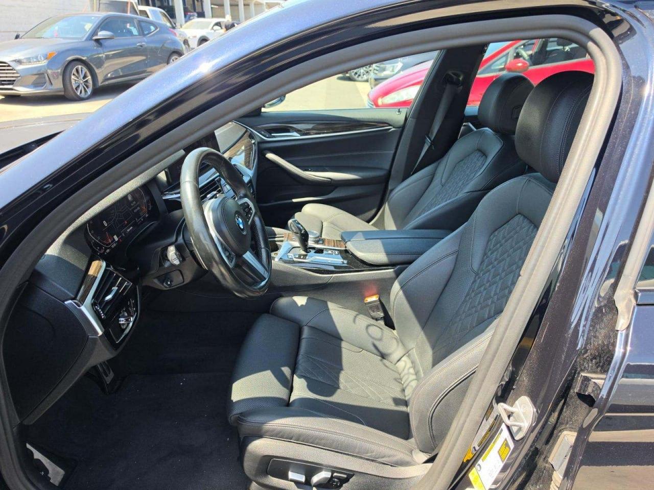 BMW 5-Series  2022