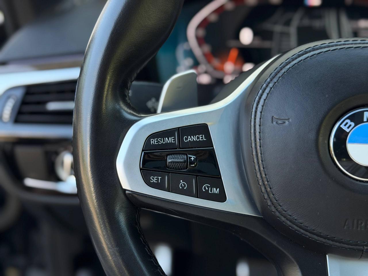 BMW 5-Series  2022